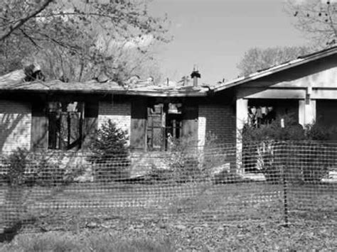 Suburban Decay and Gentrification: The Complex Relationship